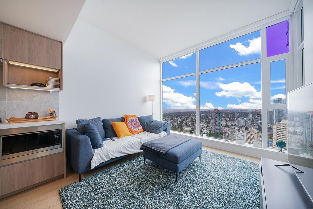 listing image 1106148663550413700