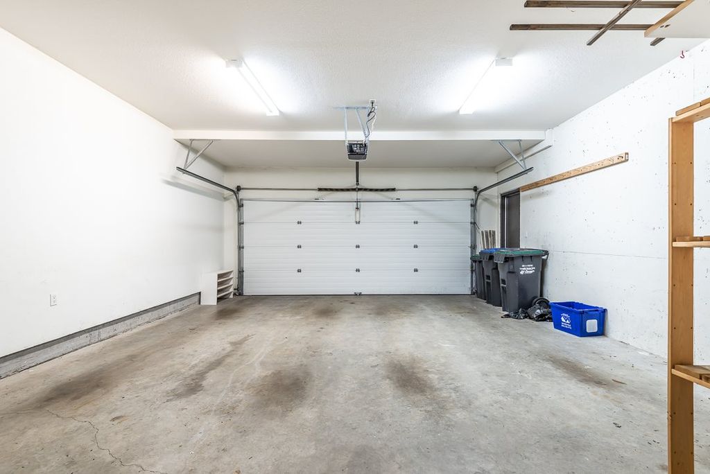 listing image 1101016762332465874