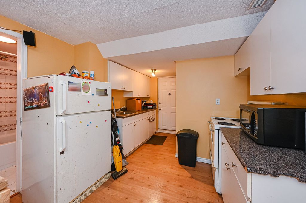 listing image 1104986075197642235