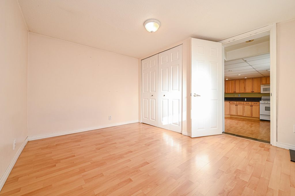 listing image 1106472913421939047