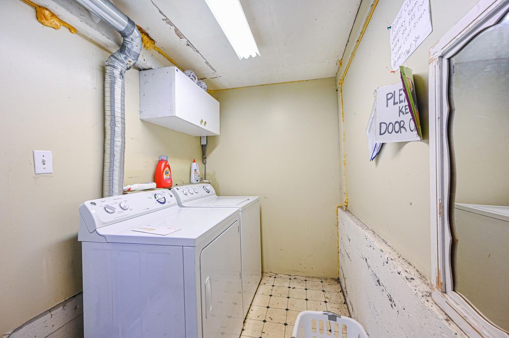 listing image 1106930567006295873