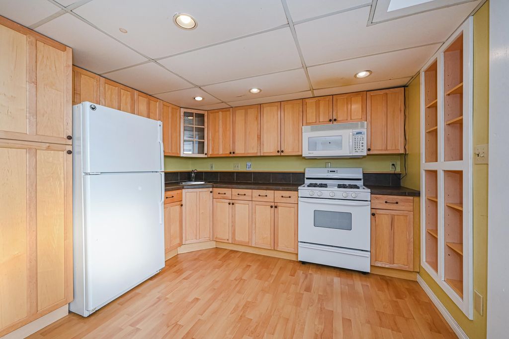 listing image 1103599863167845265