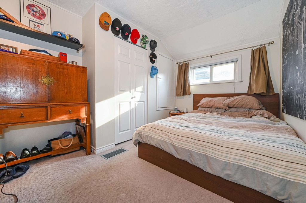 listing image 1106901748279715772