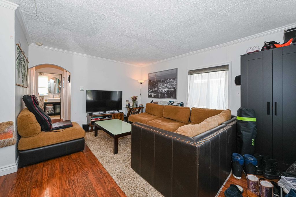 listing image 1108277477387342662