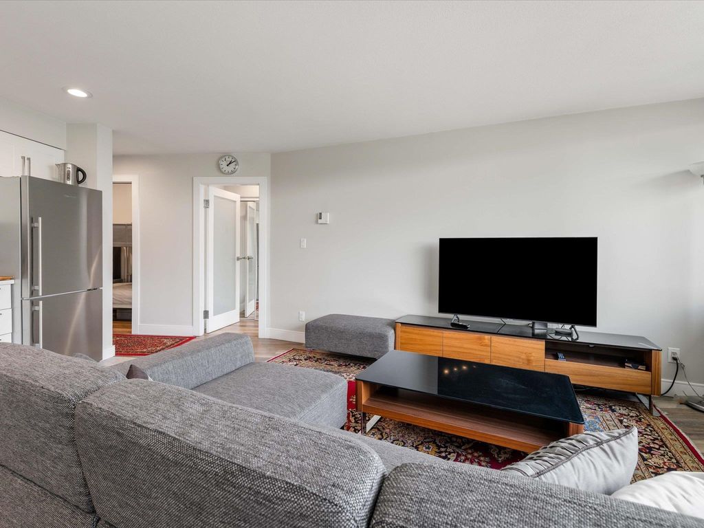 listing image 1108803805974796037