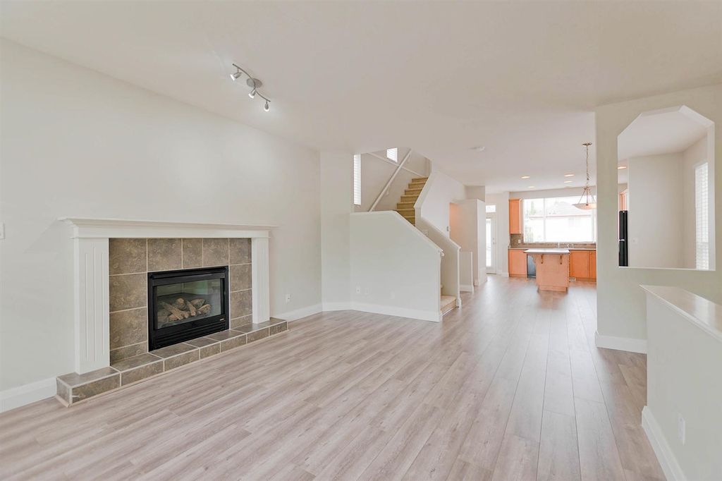 listing image 1108827542264185836