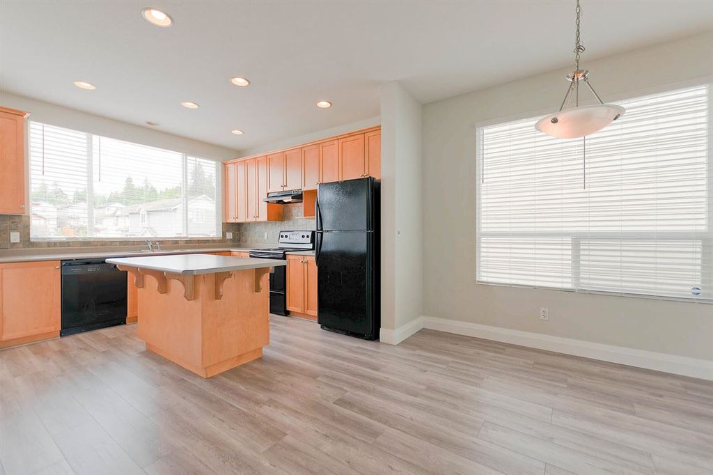 listing image 1103399666952461345