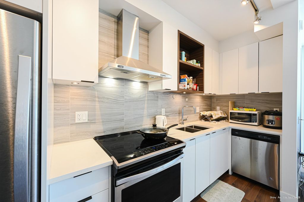 listing image 1104291123568772958