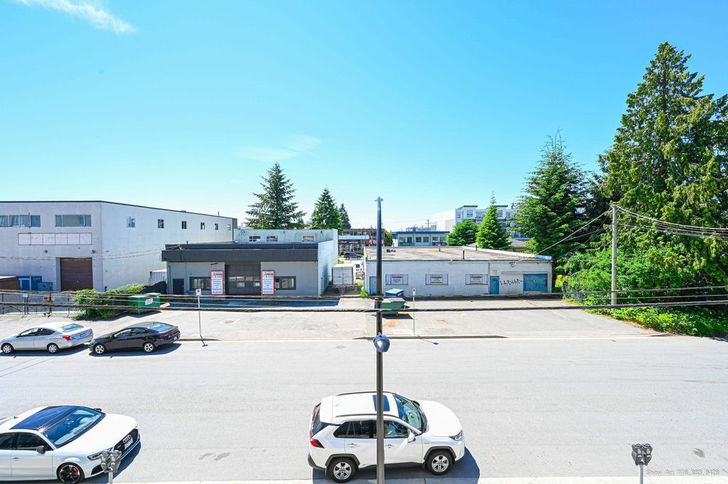 listing image 1104311486543363006