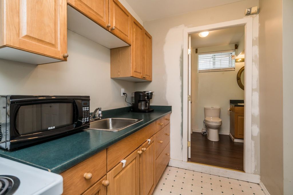 listing image 1102693629831091567