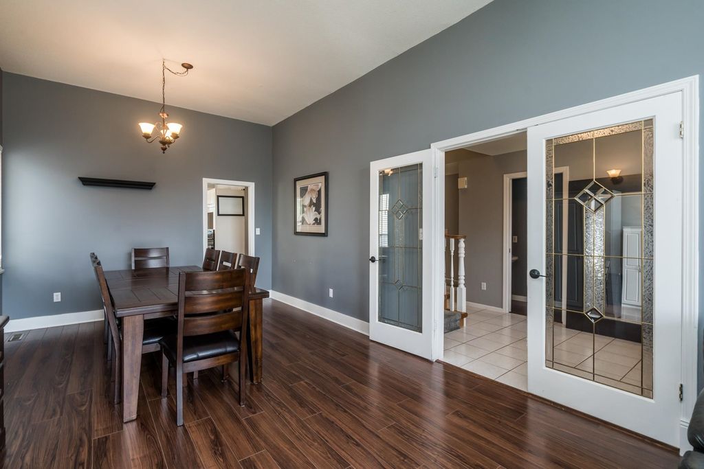 listing image 1104637691840531260