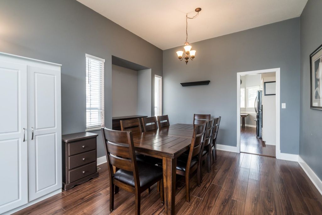 listing image 1102033905632403531