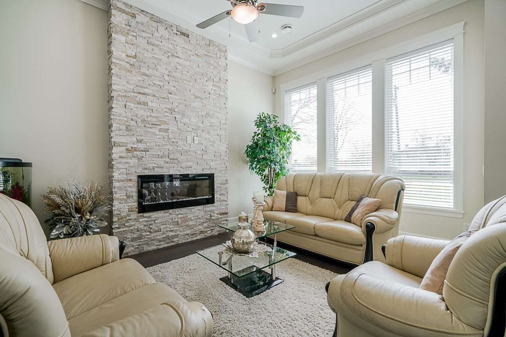 listing image 1102485333455301261