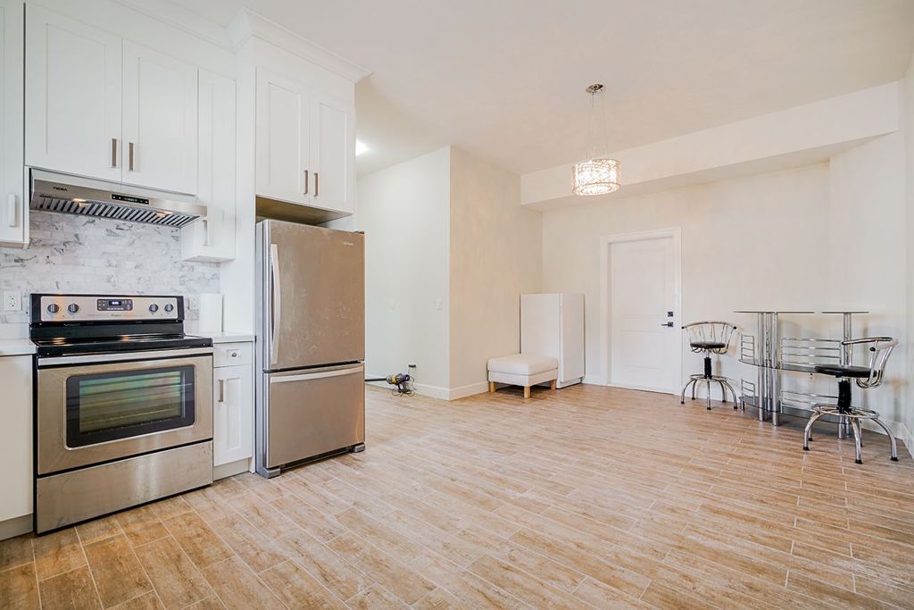 listing image 1103772469996900423