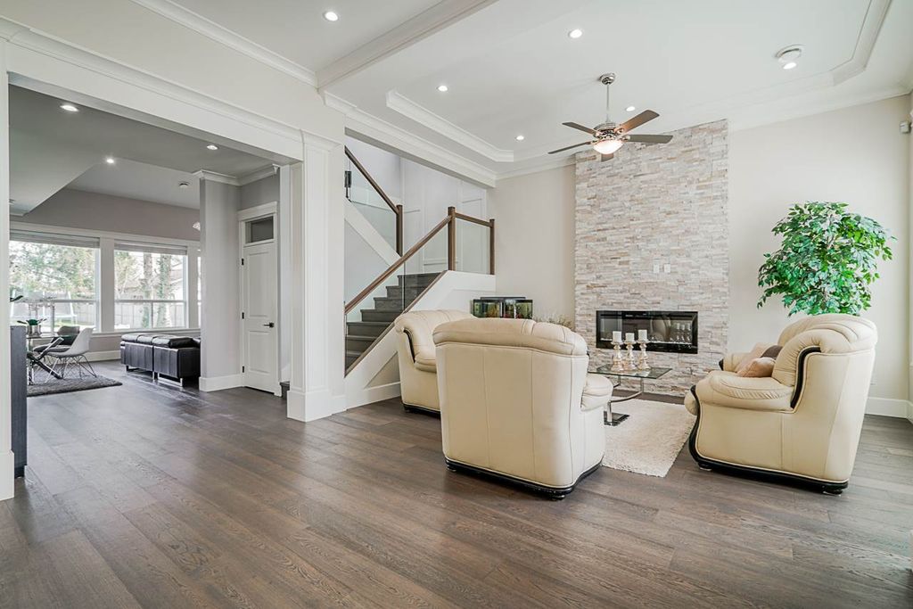 listing image 1101459215457424777