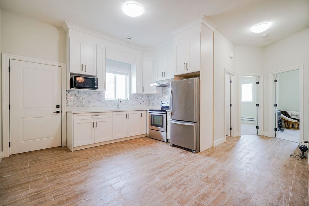 listing image 1101247419414249858