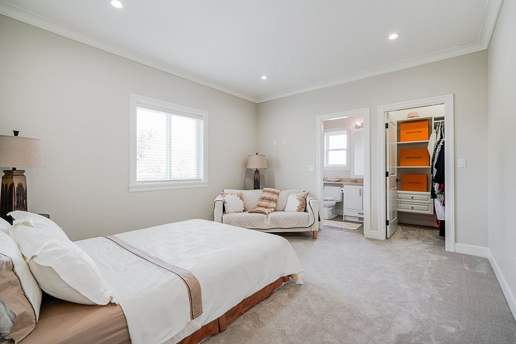 listing image 1103096813624014281