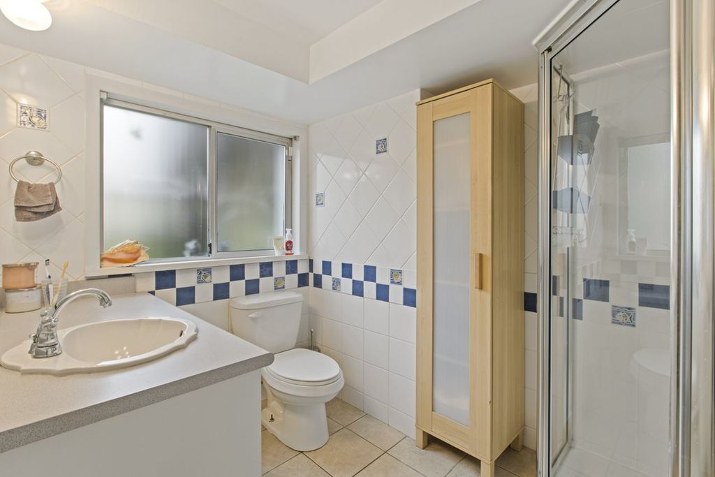 listing image 1106901272920404275