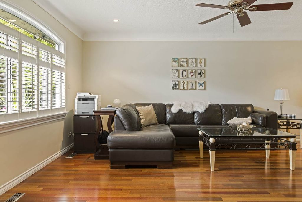 listing image 1107036366983652163