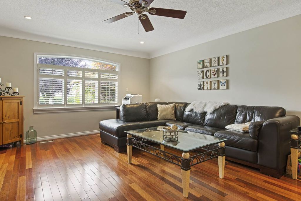 listing image 1105363538478154707