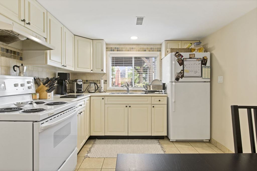 listing image 1102825911643770846