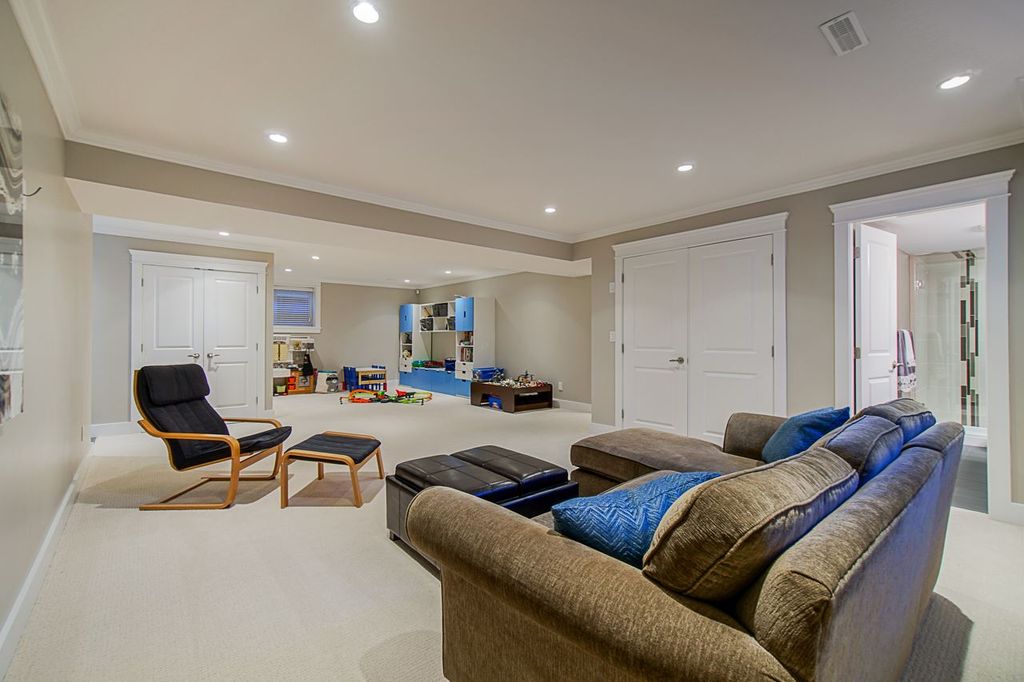 listing image 1103934052263356492