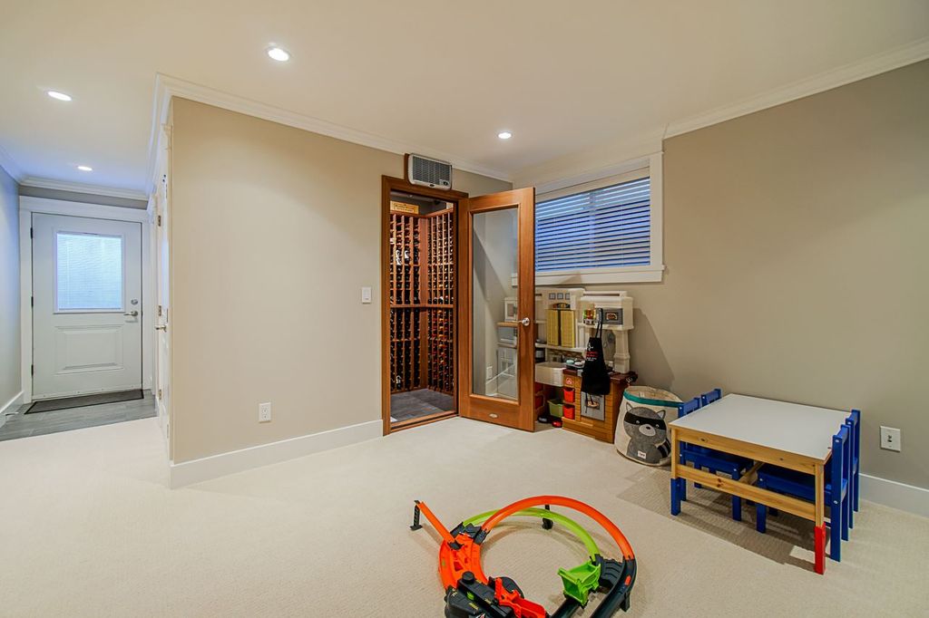 listing image 1109127561422760849