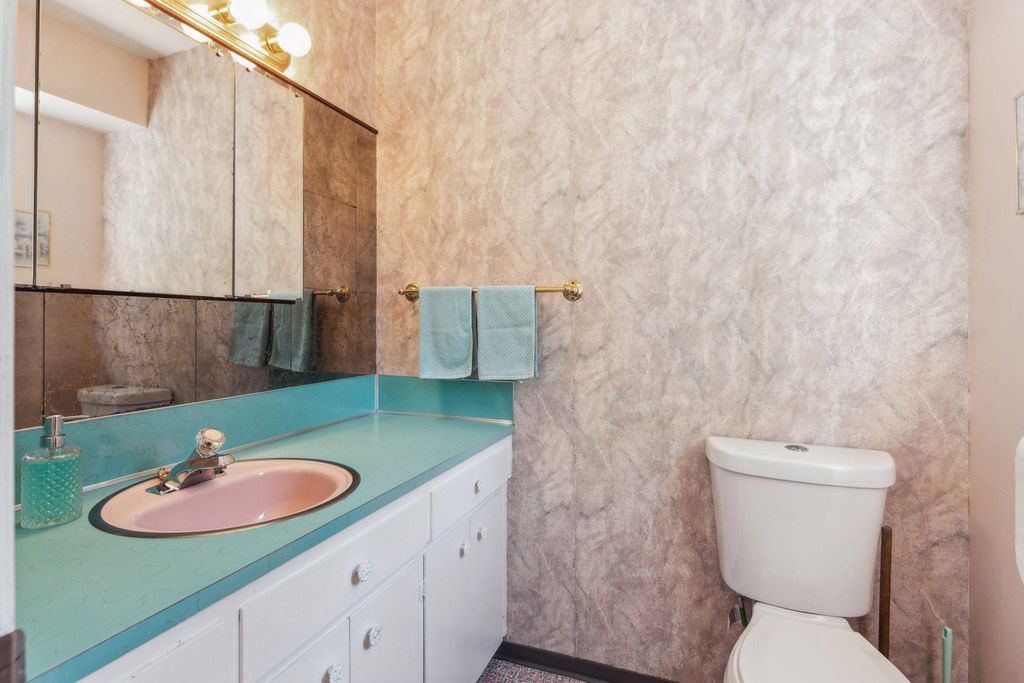 listing image 1101773407182478651
