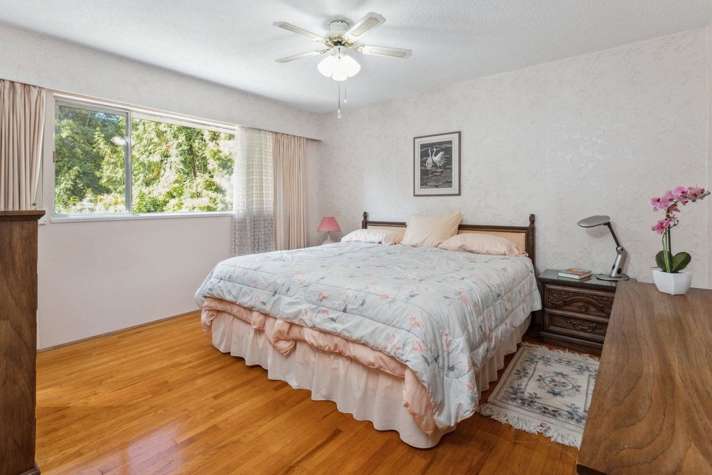 listing image 1100343869988285204