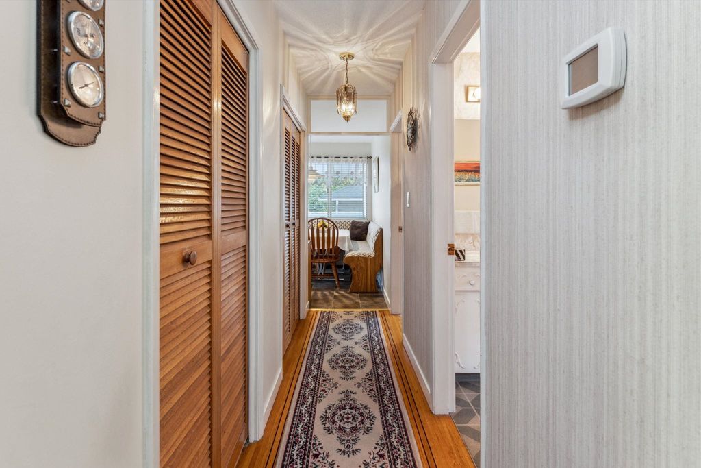 listing image 1100683426204496601