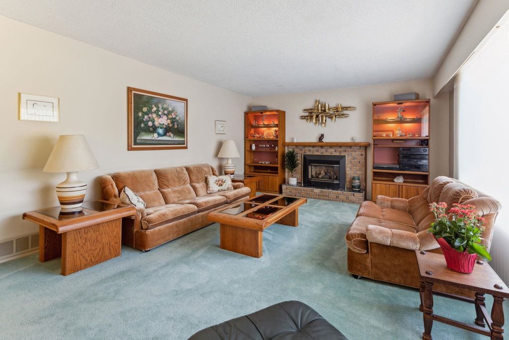 listing image 1103783408221305907