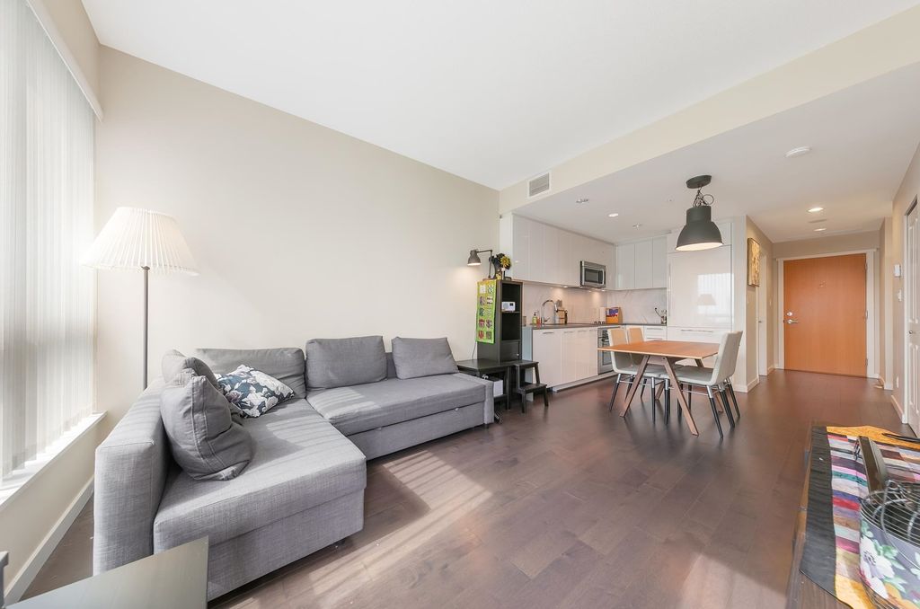 listing image 1105207459418857120