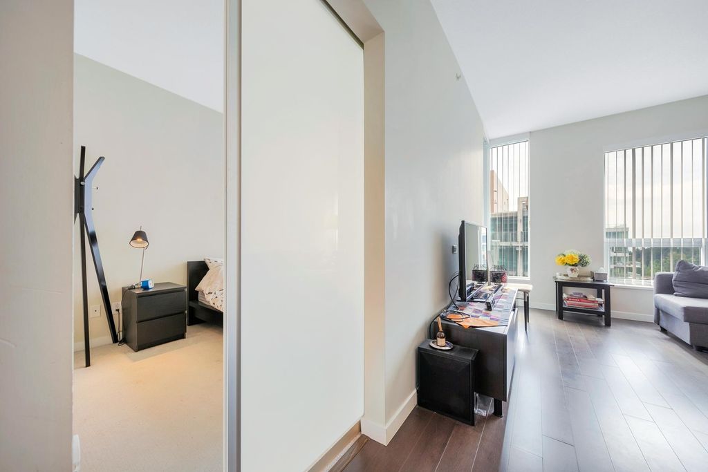 listing image 1106318695766442065