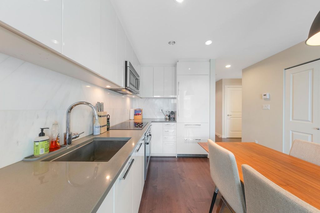 listing image 1106189953174743208