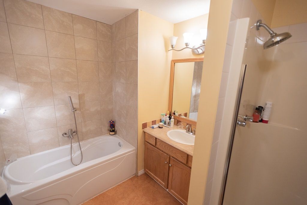 listing image 1109218016579302576