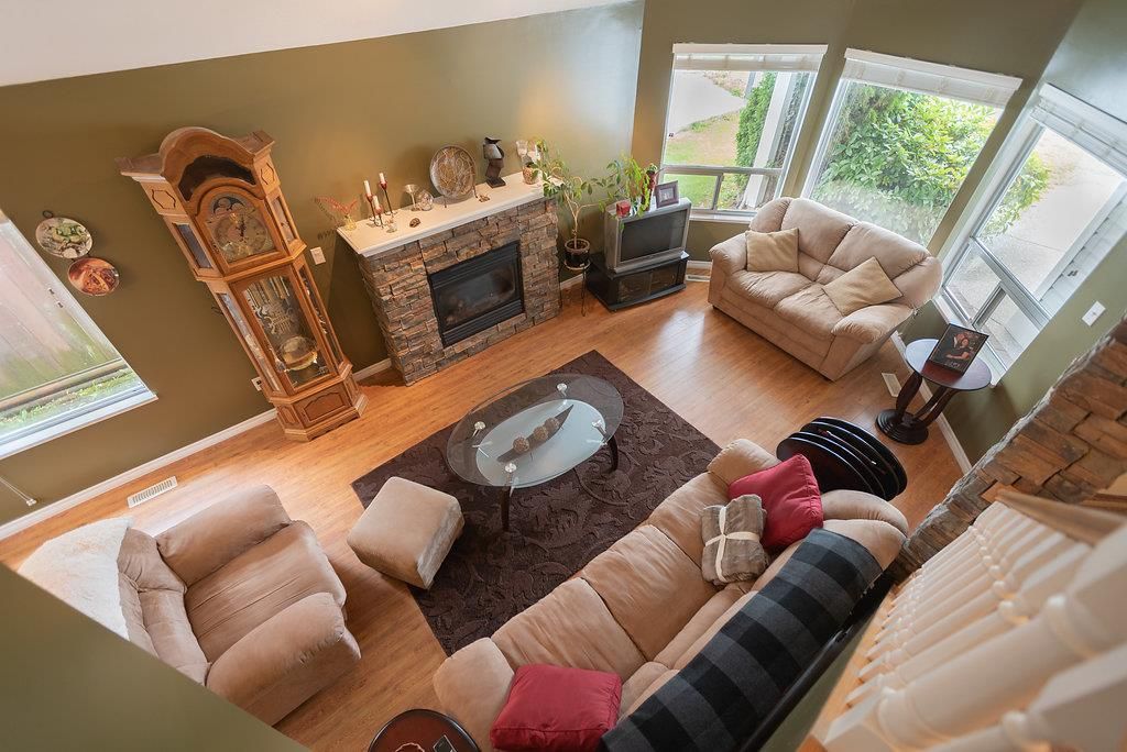 listing image 1102816736181513873