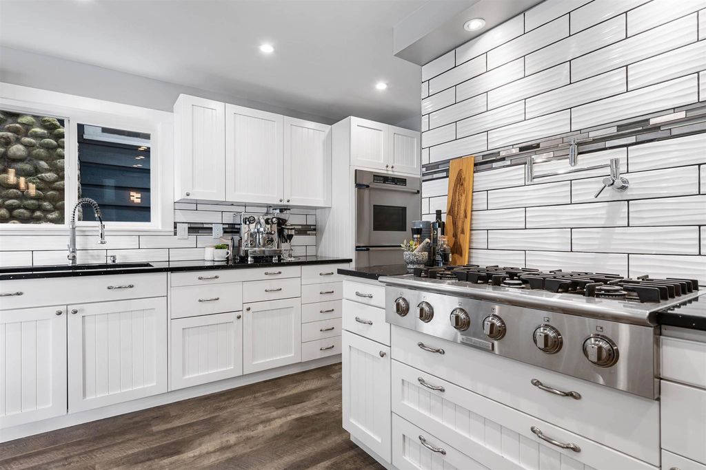 listing image 1109489688939648715