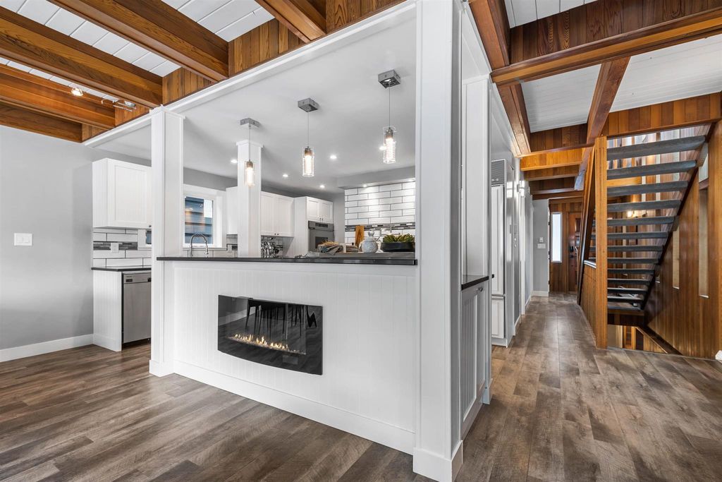 listing image 1106750185891821643