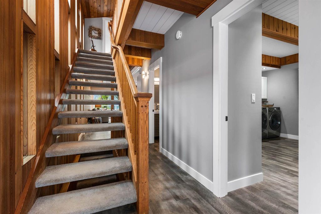 listing image 1104255993328915318