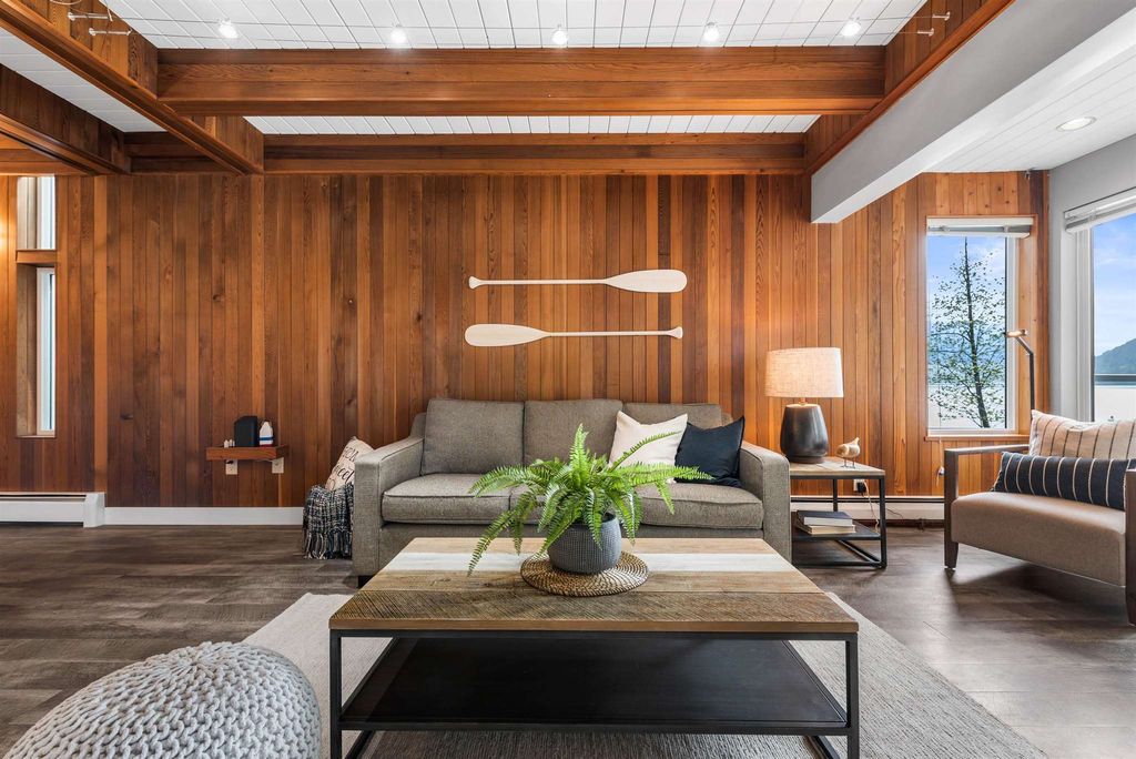 listing image 1107919187689467520