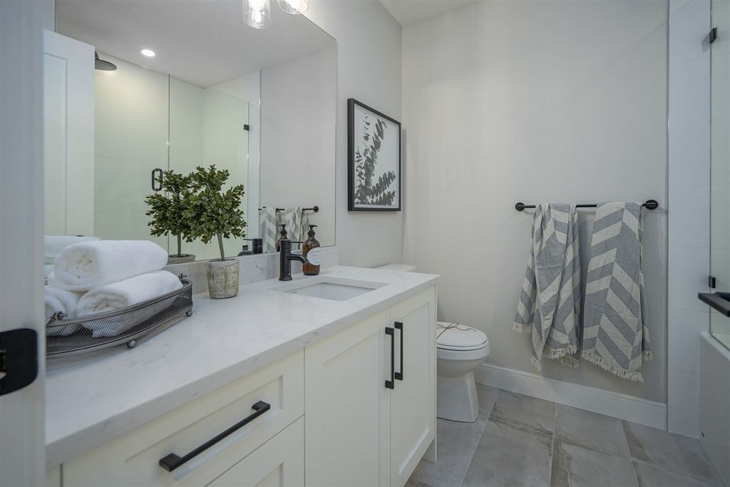 listing image 1102221753176067867