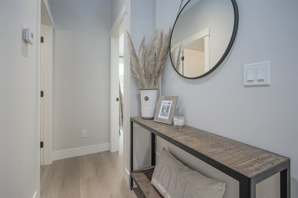 listing image 1105637925129325556