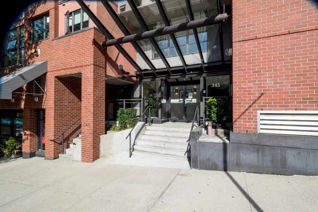 listing image 1104720403218980908