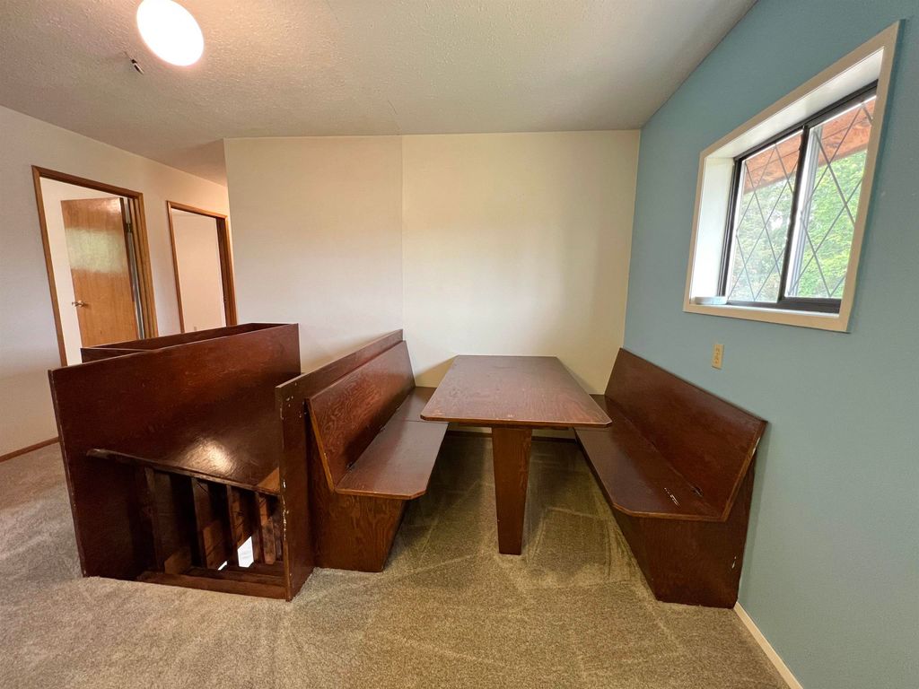 listing image 1101848704606922675