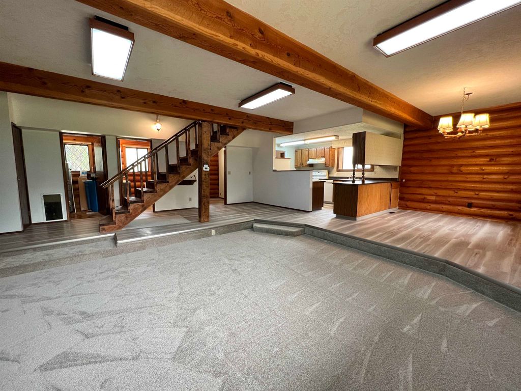 listing image 1102915356892295603