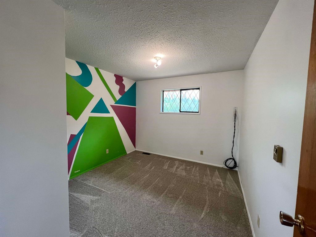 listing image 1100521975767141214