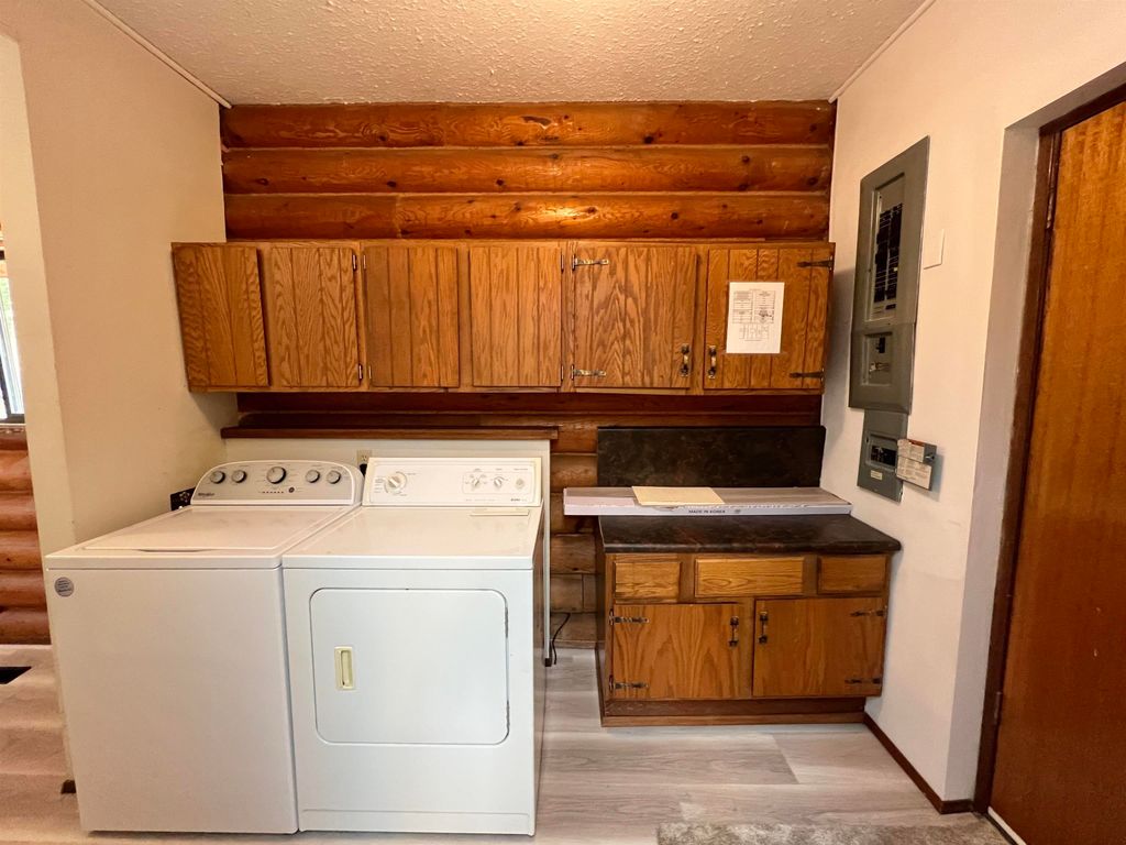 listing image 1105792660887769980