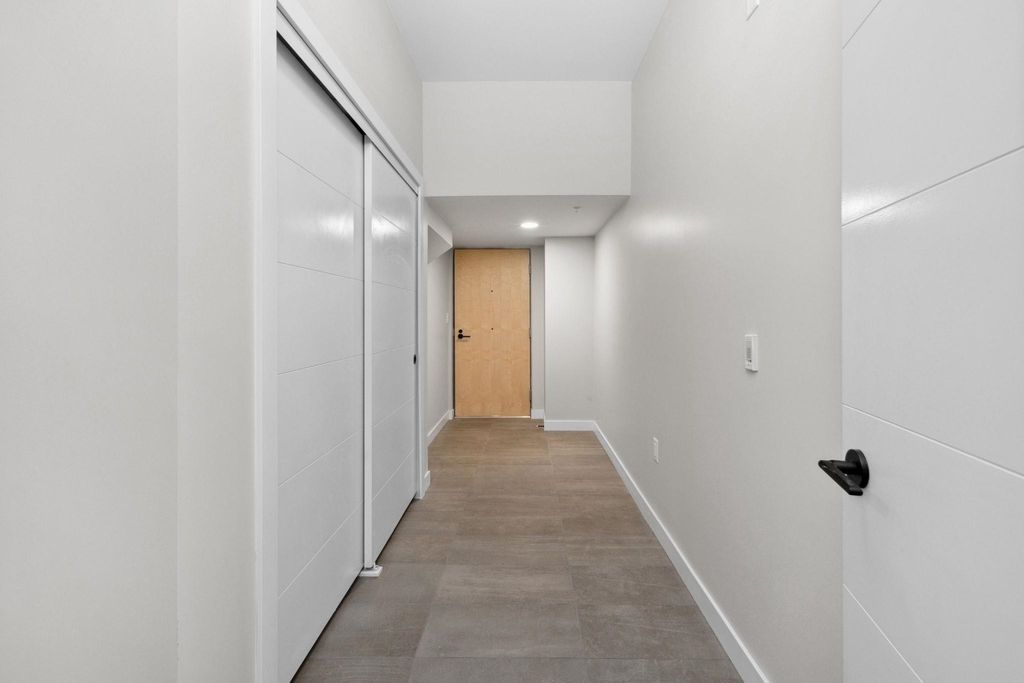 listing image 1103954628452906879