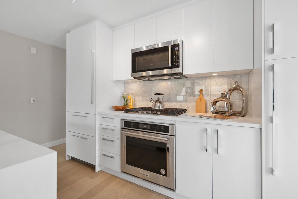 listing image 1100384101910701764