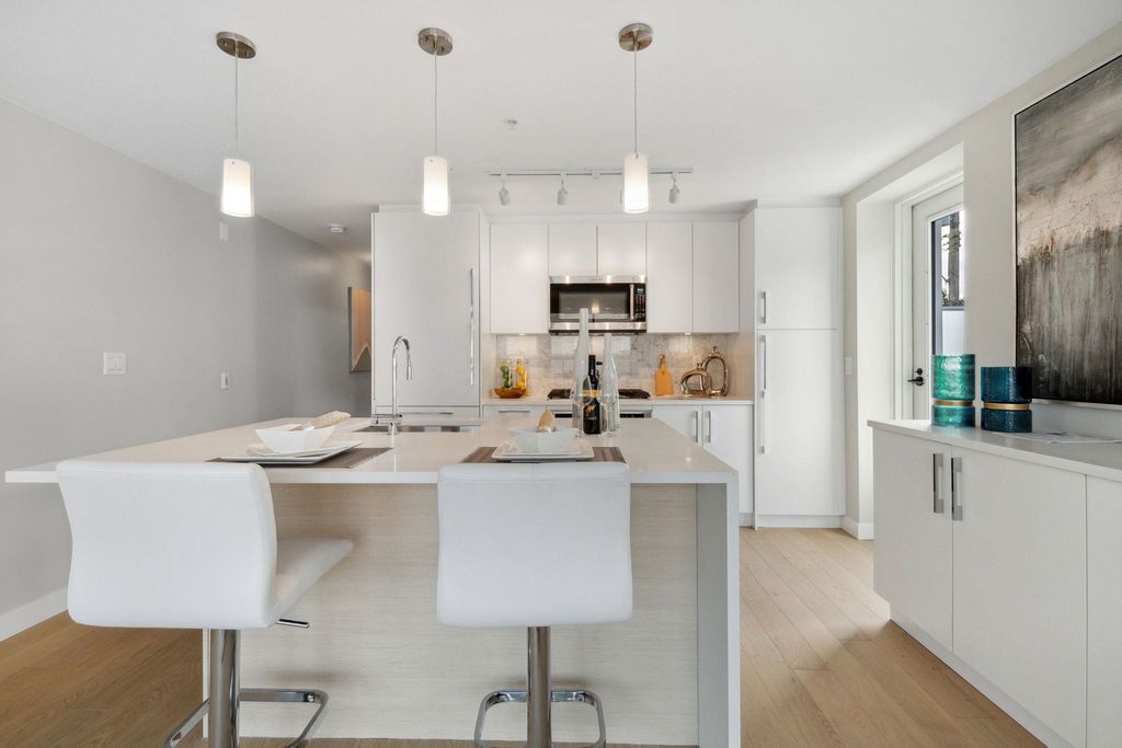 listing image 1101079032802203312